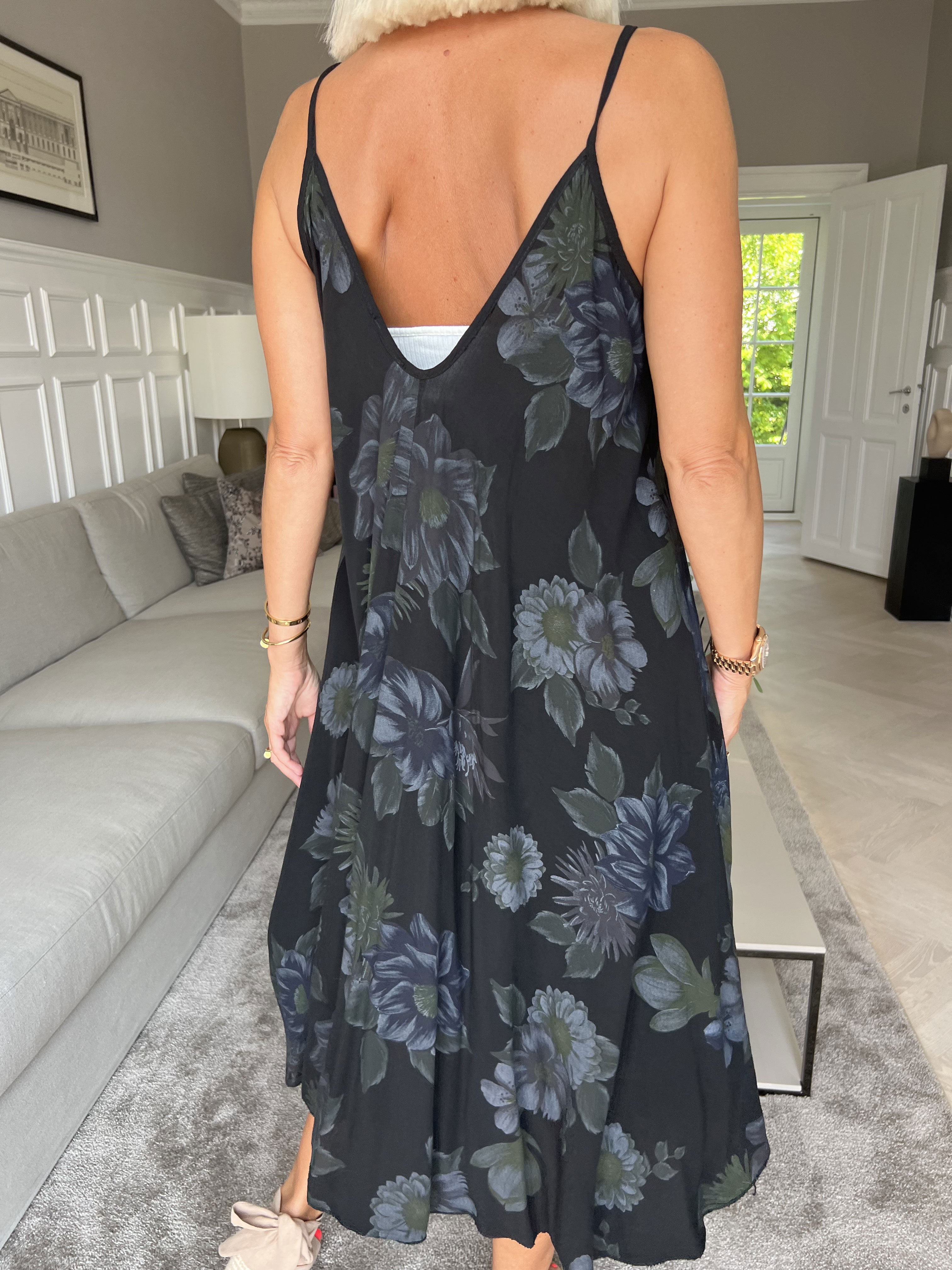 Maddie Flower - Sød stropkjole med blomstermotiver